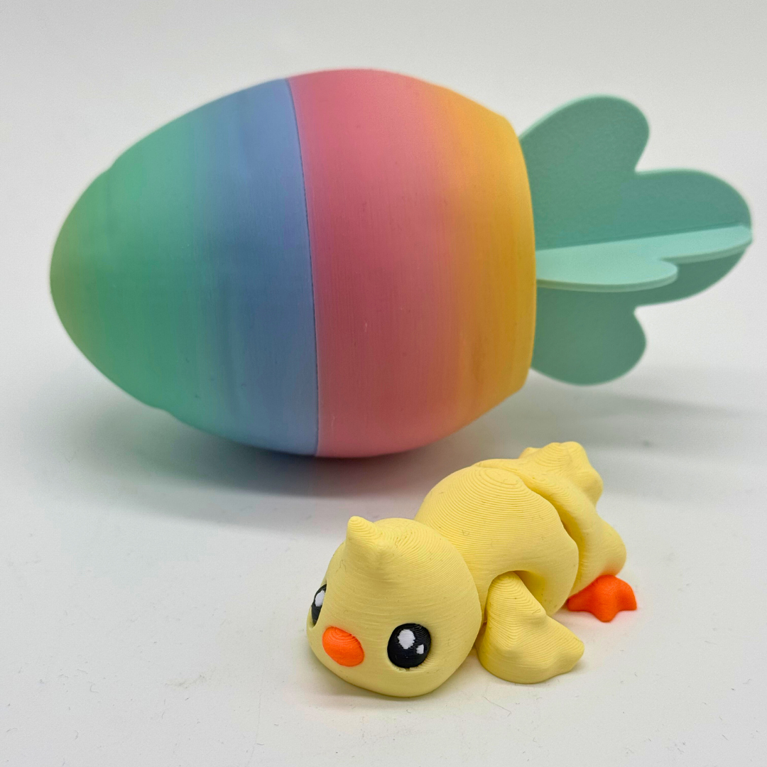 Karotten-Container mit Osterküken